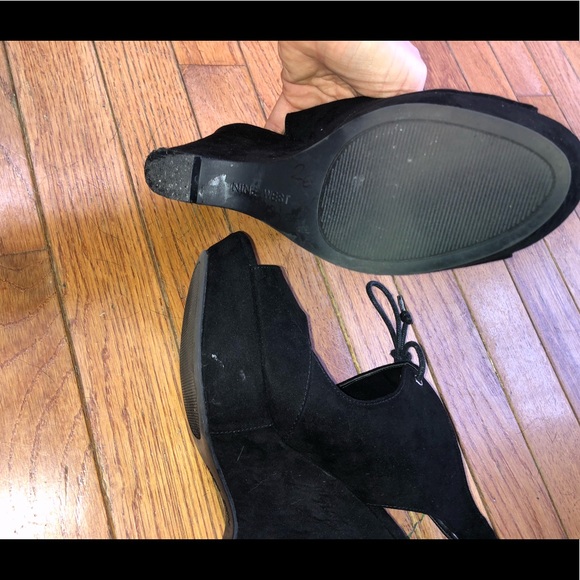 Nine West black suede wedges - Picture 5 of 5